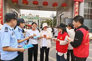 李璇评国足翻译：简直匪夷所思，缺乏对主教练最起码的尊重